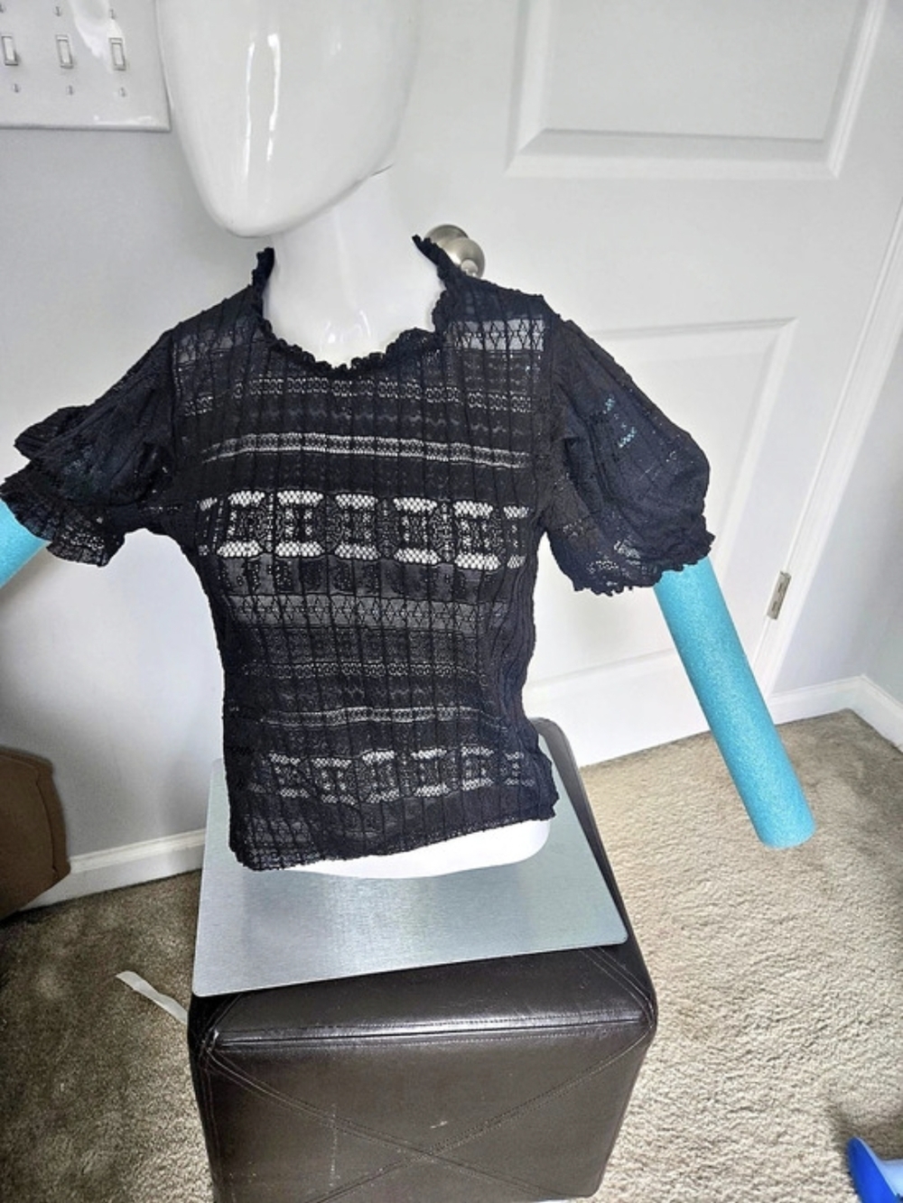 Zara Black Lace Short Sleeve Blouse Like New Medium